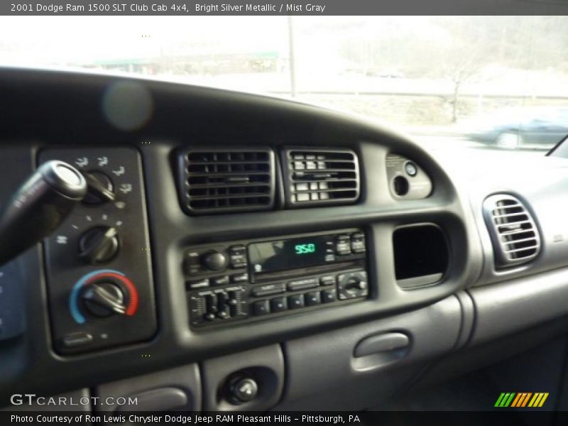 Bright Silver Metallic / Mist Gray 2001 Dodge Ram 1500 SLT Club Cab 4x4