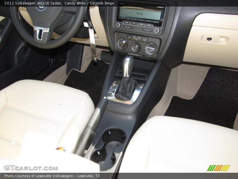 Controls of 2011 Jetta SE Sedan