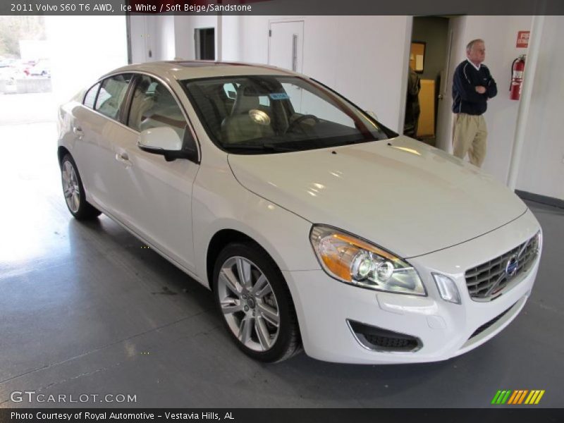 Front 3/4 View of 2011 S60 T6 AWD