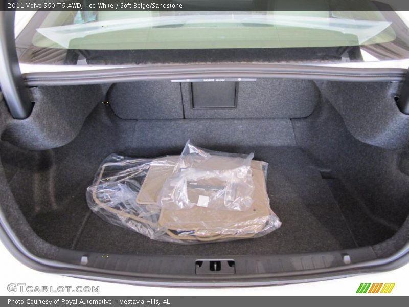 Ice White / Soft Beige/Sandstone 2011 Volvo S60 T6 AWD