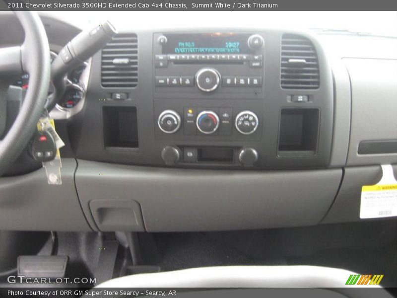 Controls of 2011 Silverado 3500HD Extended Cab 4x4 Chassis