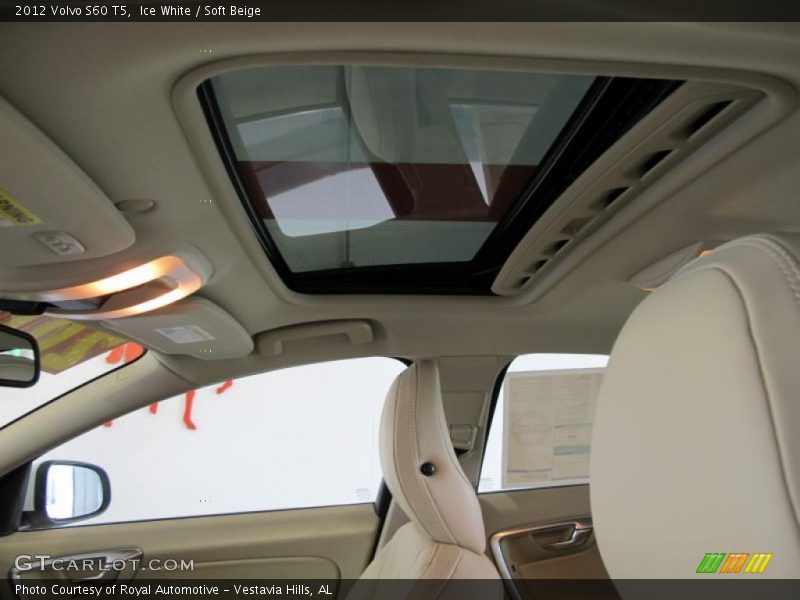 Sunroof of 2012 S60 T5