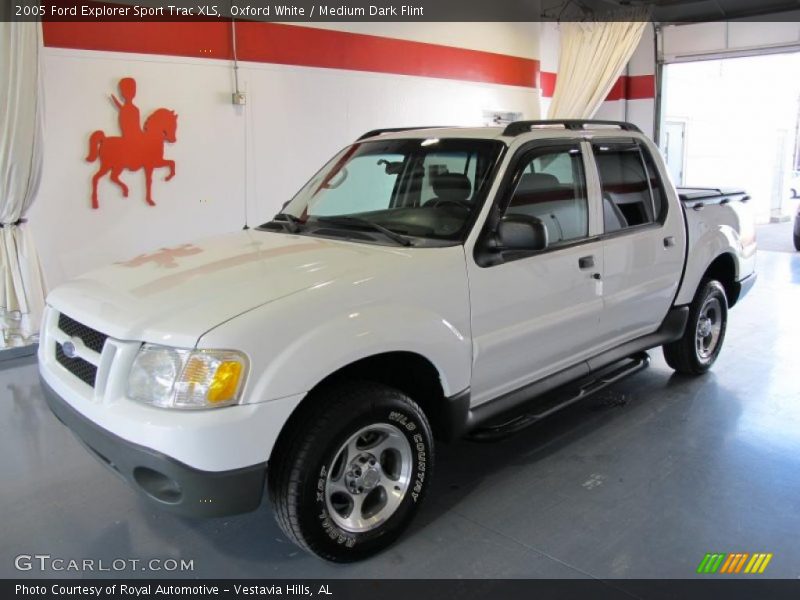 Oxford White / Medium Dark Flint 2005 Ford Explorer Sport Trac XLS
