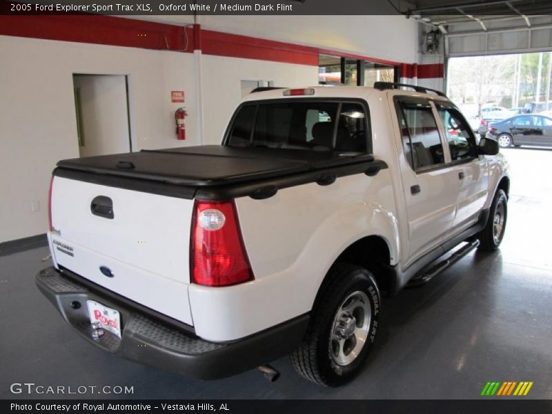 Oxford White / Medium Dark Flint 2005 Ford Explorer Sport Trac XLS