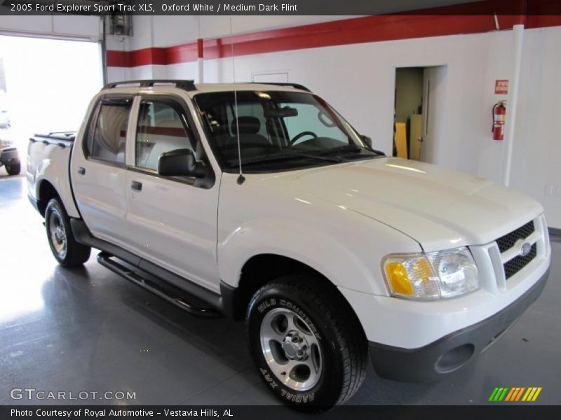 Oxford White / Medium Dark Flint 2005 Ford Explorer Sport Trac XLS