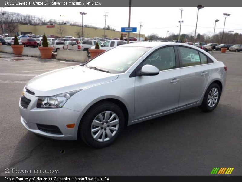 Silver Ice Metallic / Jet Black 2011 Chevrolet Cruze LT