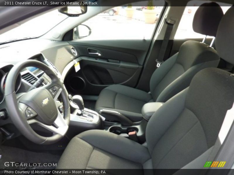 Silver Ice Metallic / Jet Black 2011 Chevrolet Cruze LT