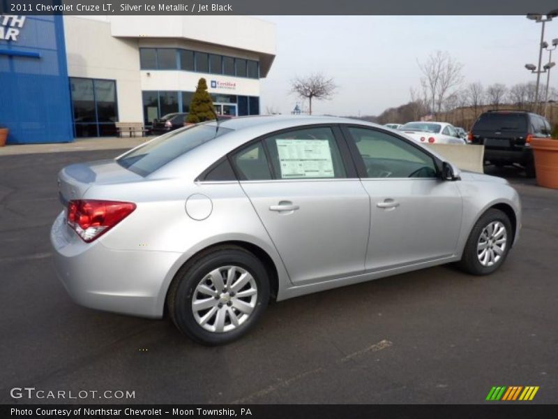 Silver Ice Metallic / Jet Black 2011 Chevrolet Cruze LT