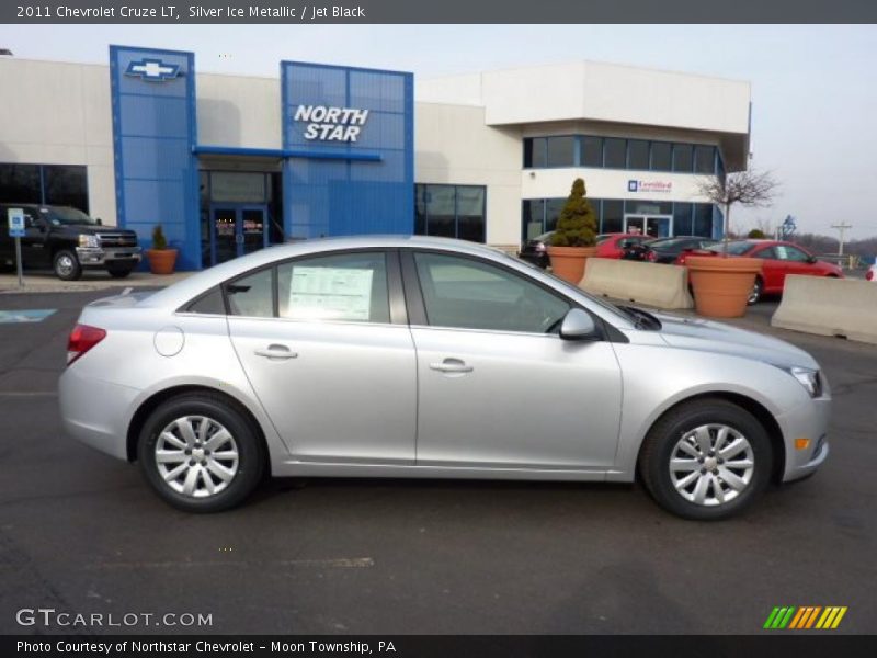 Silver Ice Metallic / Jet Black 2011 Chevrolet Cruze LT