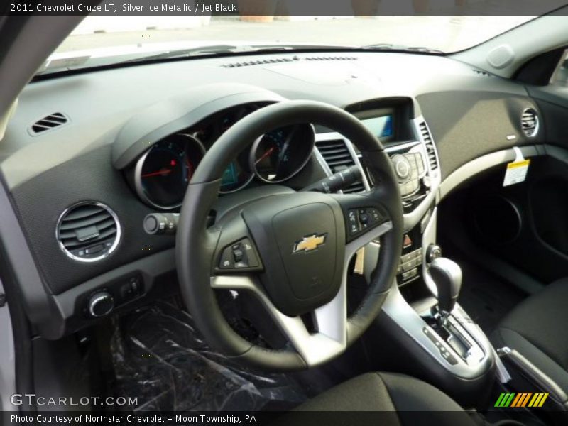 Silver Ice Metallic / Jet Black 2011 Chevrolet Cruze LT