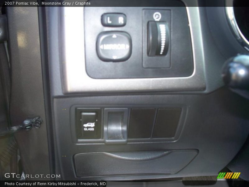 Moonstone Gray / Graphite 2007 Pontiac Vibe
