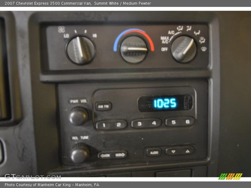 Controls of 2007 Express 3500 Commercial Van