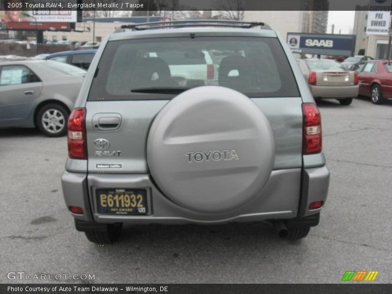 Everglade Metallic / Taupe 2005 Toyota RAV4
