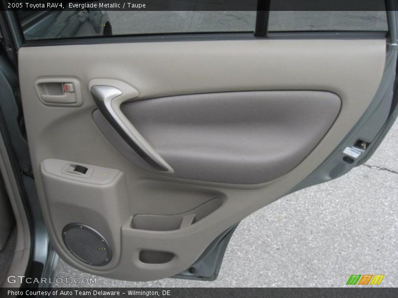 Everglade Metallic / Taupe 2005 Toyota RAV4