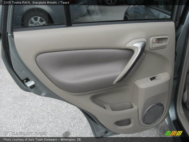Everglade Metallic / Taupe 2005 Toyota RAV4