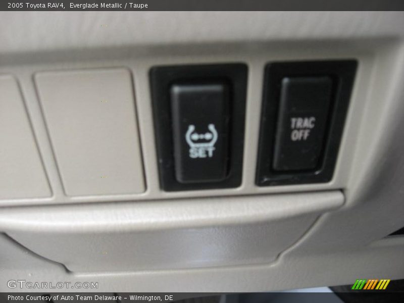 Everglade Metallic / Taupe 2005 Toyota RAV4