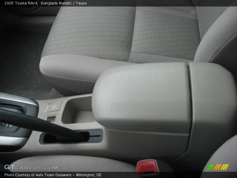 Everglade Metallic / Taupe 2005 Toyota RAV4