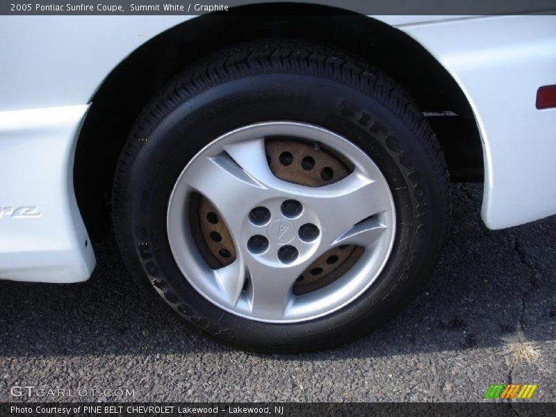 Summit White / Graphite 2005 Pontiac Sunfire Coupe