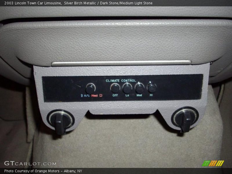Silver Birch Metallic / Dark Stone/Medium Light Stone 2003 Lincoln Town Car Limousine
