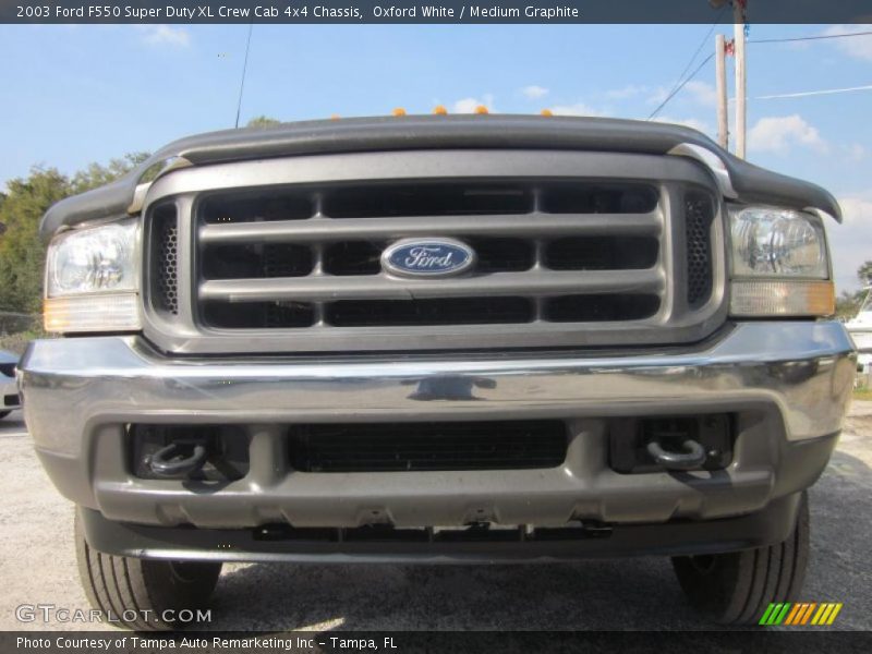 Oxford White / Medium Graphite 2003 Ford F550 Super Duty XL Crew Cab 4x4 Chassis