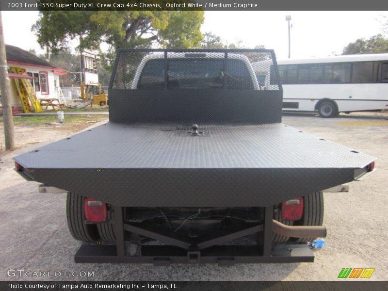 Oxford White / Medium Graphite 2003 Ford F550 Super Duty XL Crew Cab 4x4 Chassis