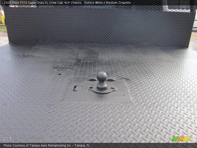 Oxford White / Medium Graphite 2003 Ford F550 Super Duty XL Crew Cab 4x4 Chassis