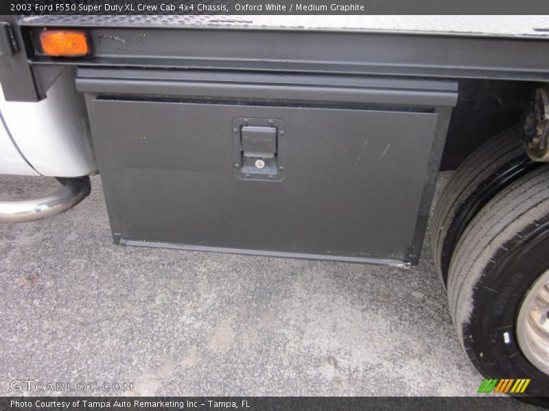 Oxford White / Medium Graphite 2003 Ford F550 Super Duty XL Crew Cab 4x4 Chassis