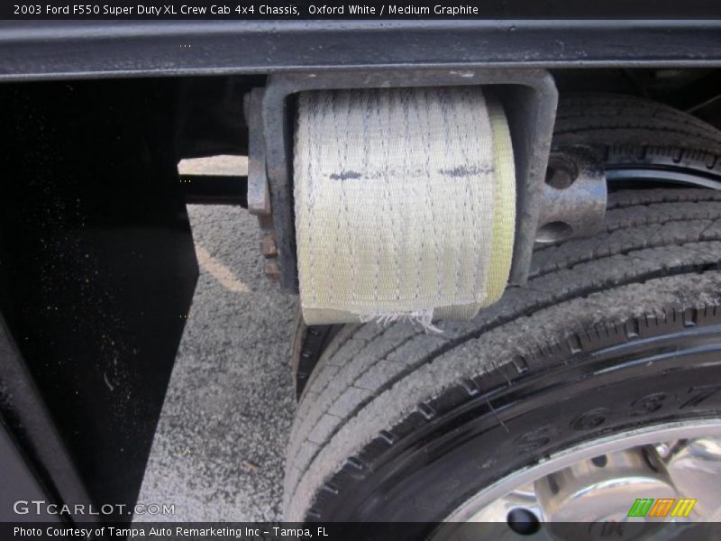 Oxford White / Medium Graphite 2003 Ford F550 Super Duty XL Crew Cab 4x4 Chassis