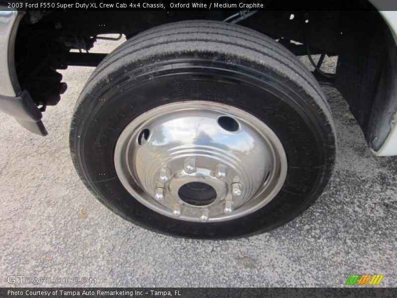 Oxford White / Medium Graphite 2003 Ford F550 Super Duty XL Crew Cab 4x4 Chassis
