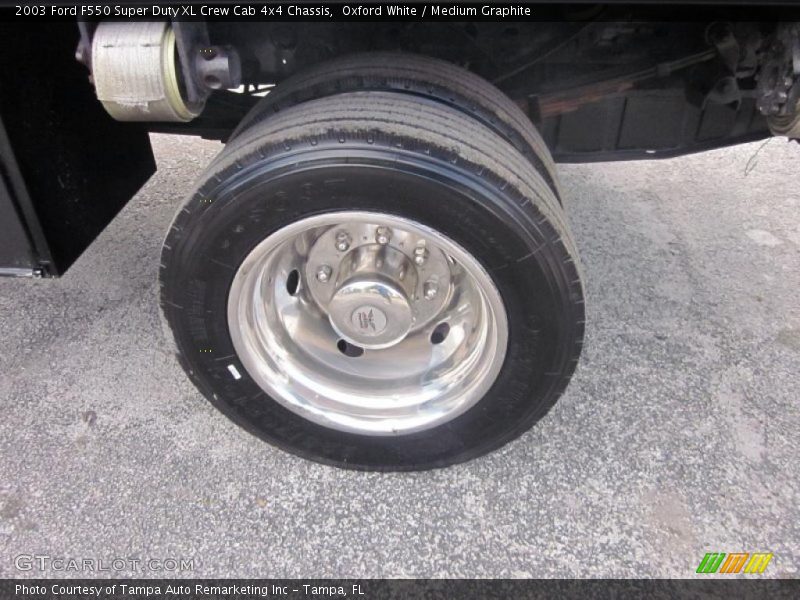 Oxford White / Medium Graphite 2003 Ford F550 Super Duty XL Crew Cab 4x4 Chassis