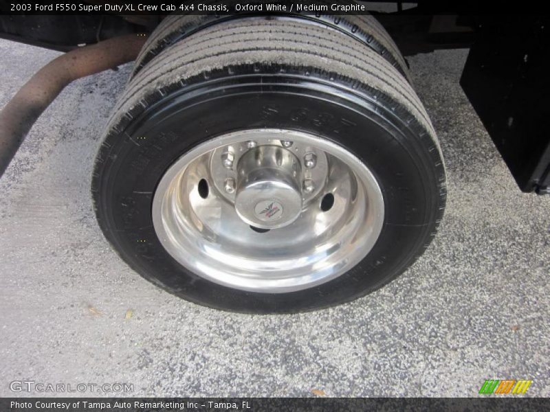 Oxford White / Medium Graphite 2003 Ford F550 Super Duty XL Crew Cab 4x4 Chassis