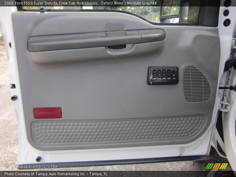 Oxford White / Medium Graphite 2003 Ford F550 Super Duty XL Crew Cab 4x4 Chassis