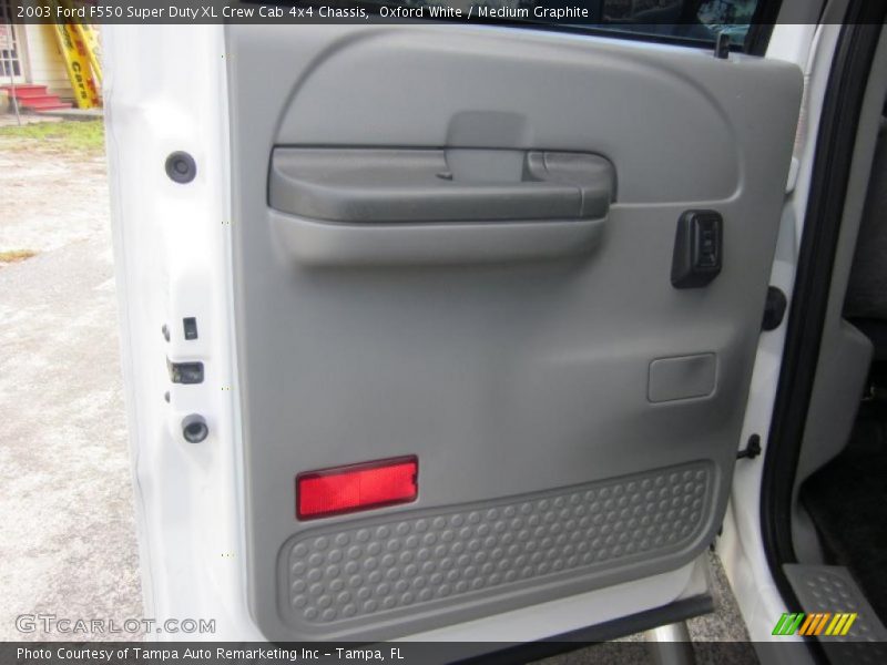 Oxford White / Medium Graphite 2003 Ford F550 Super Duty XL Crew Cab 4x4 Chassis