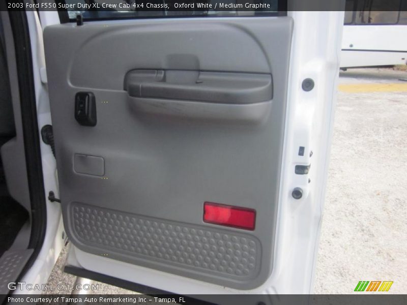 Oxford White / Medium Graphite 2003 Ford F550 Super Duty XL Crew Cab 4x4 Chassis