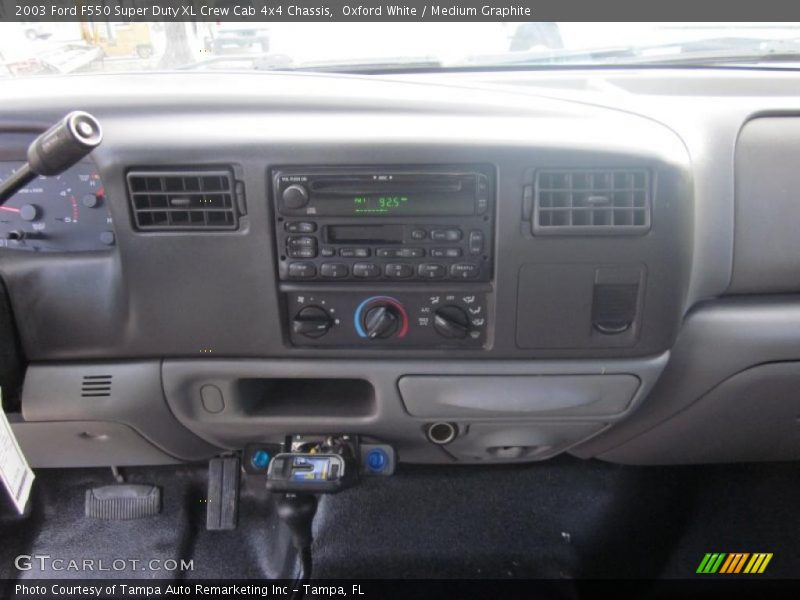Oxford White / Medium Graphite 2003 Ford F550 Super Duty XL Crew Cab 4x4 Chassis
