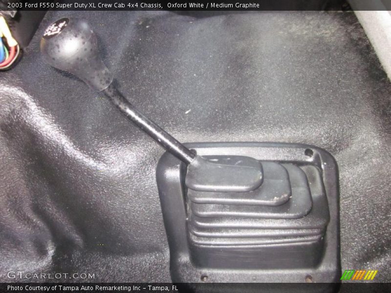 Oxford White / Medium Graphite 2003 Ford F550 Super Duty XL Crew Cab 4x4 Chassis