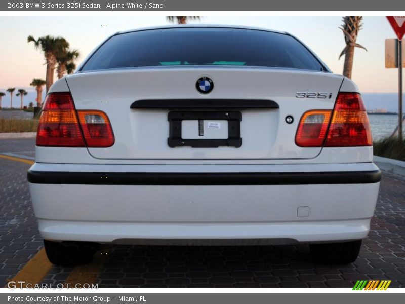 Alpine White / Sand 2003 BMW 3 Series 325i Sedan