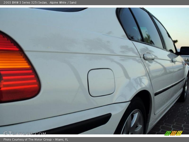 Alpine White / Sand 2003 BMW 3 Series 325i Sedan