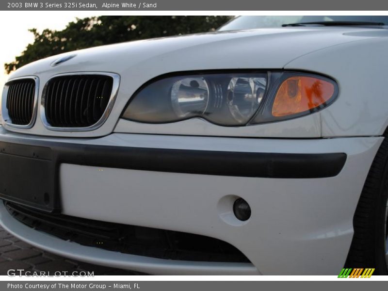 Alpine White / Sand 2003 BMW 3 Series 325i Sedan