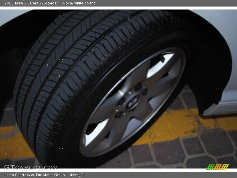 Alpine White / Sand 2003 BMW 3 Series 325i Sedan