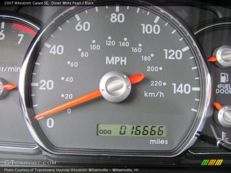 Dover White Pearl / Black 2007 Mitsubishi Galant SE
