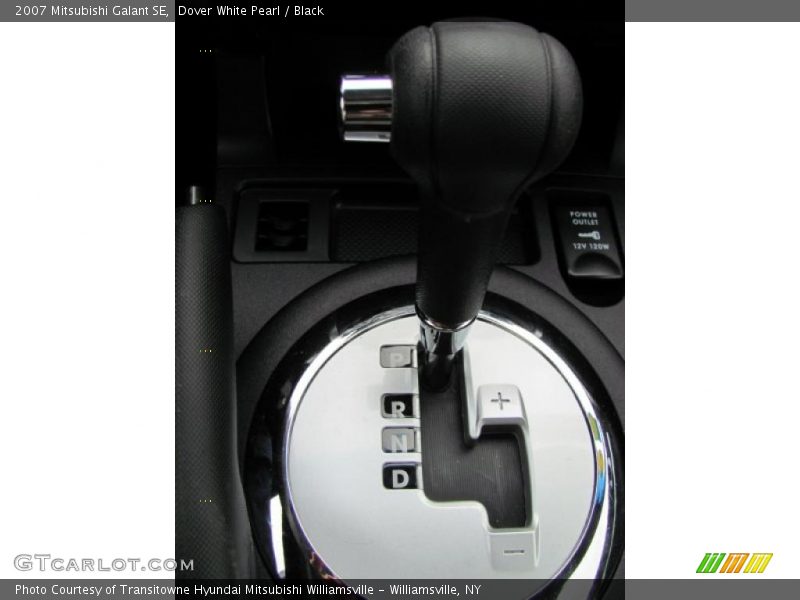 Dover White Pearl / Black 2007 Mitsubishi Galant SE