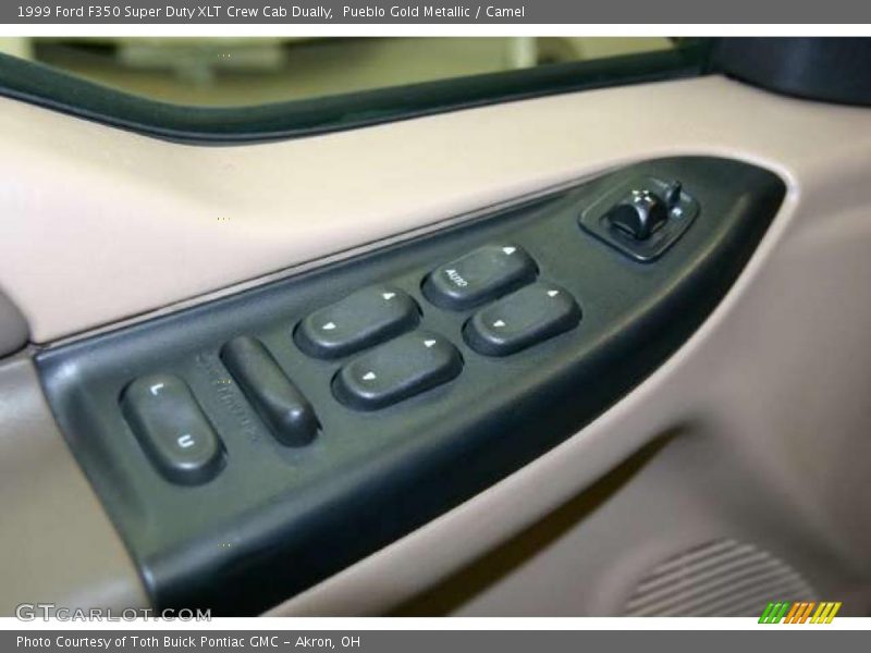 Controls of 1999 F350 Super Duty XLT Crew Cab Dually