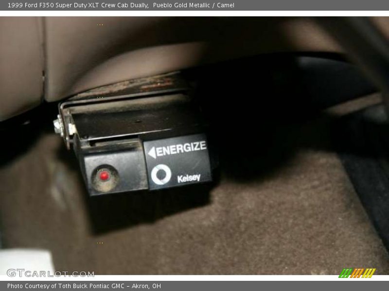 Pueblo Gold Metallic / Camel 1999 Ford F350 Super Duty XLT Crew Cab Dually