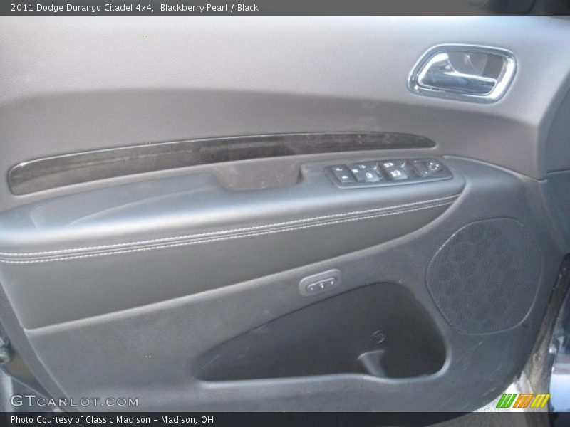 Blackberry Pearl / Black 2011 Dodge Durango Citadel 4x4