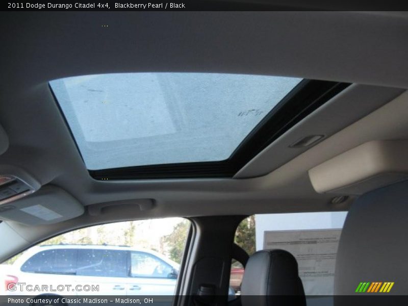 Blackberry Pearl / Black 2011 Dodge Durango Citadel 4x4