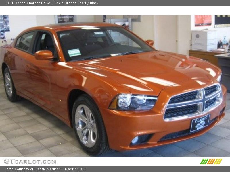 Toxic Orange Pearl / Black 2011 Dodge Charger Rallye