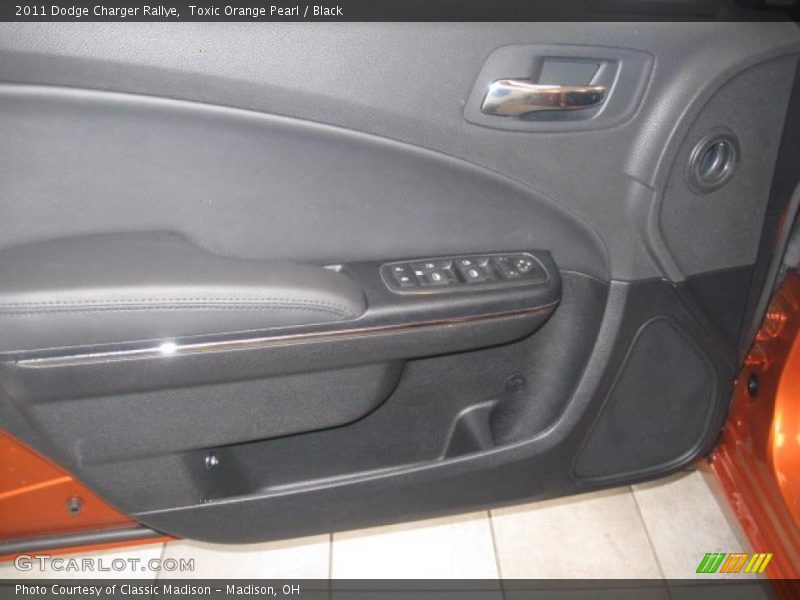Toxic Orange Pearl / Black 2011 Dodge Charger Rallye