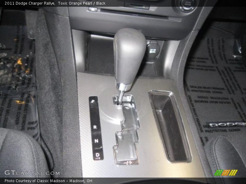 Toxic Orange Pearl / Black 2011 Dodge Charger Rallye