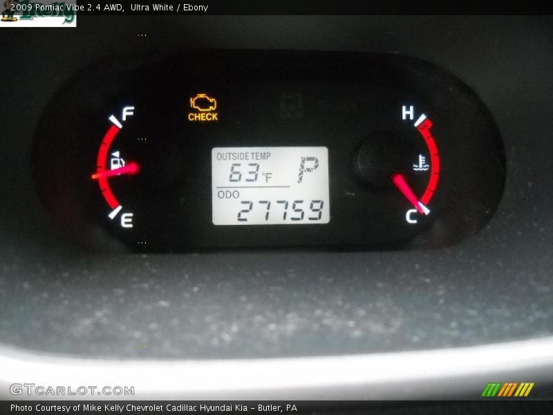 Ultra White / Ebony 2009 Pontiac Vibe 2.4 AWD